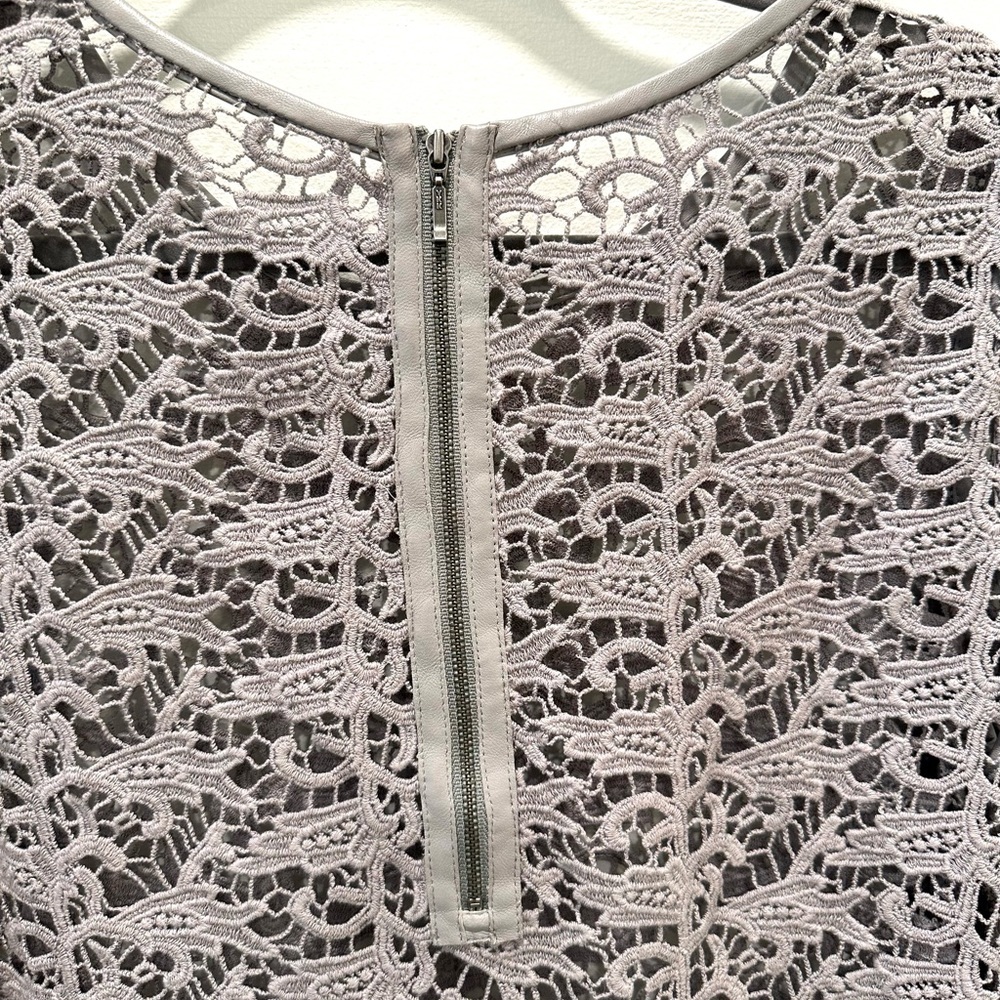 Lace top - Picture 4 of 6